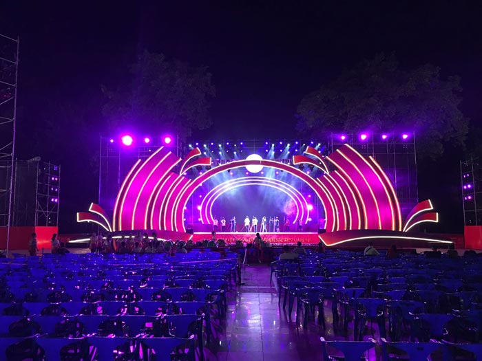 如何能做好商業(yè)活動演出舞臺的搭建(商業(yè)演出舞臺搭建有何講究?)